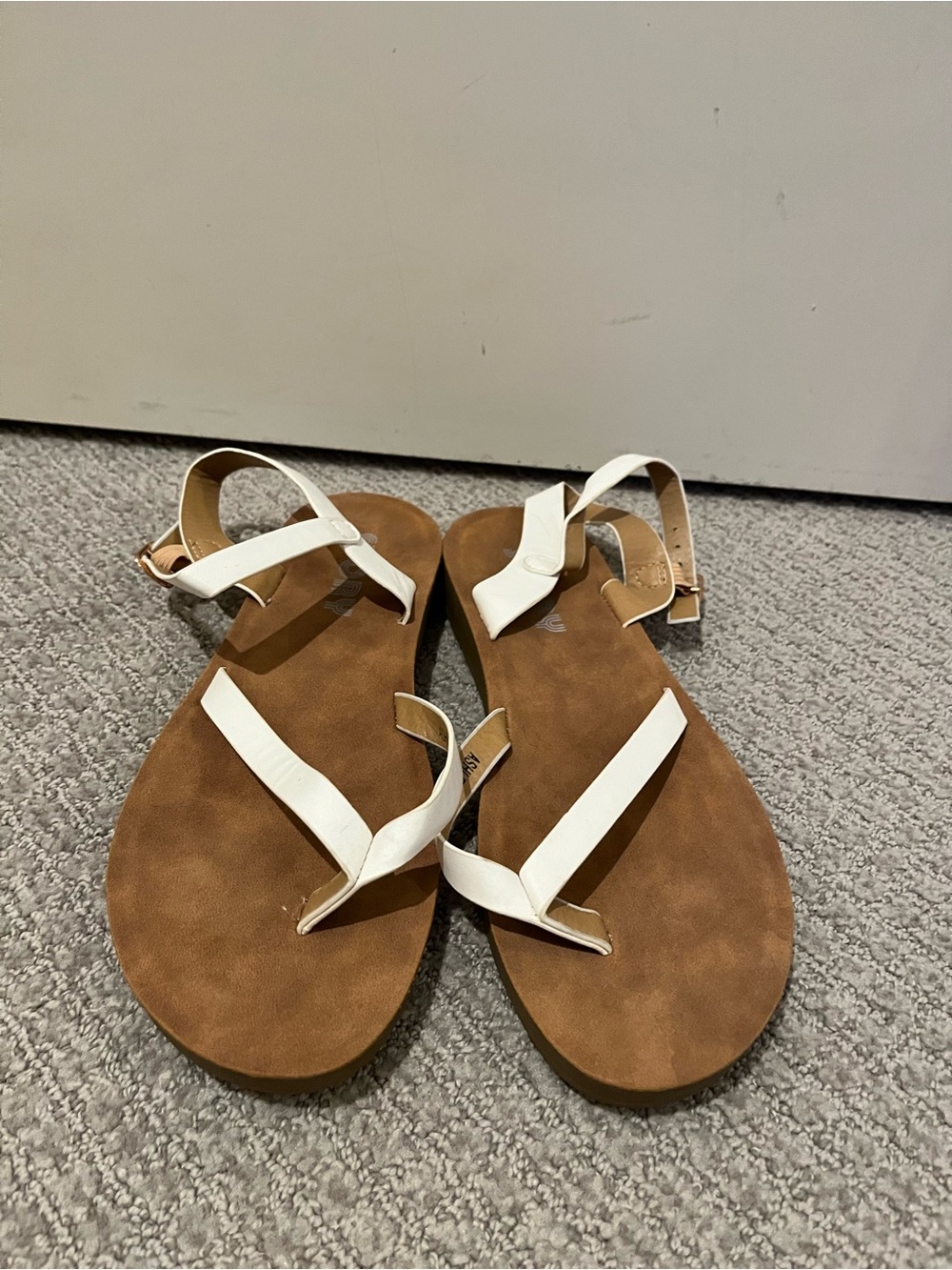 Women’s White Strap Sandals with Tan Footbed — Casual Summer Style